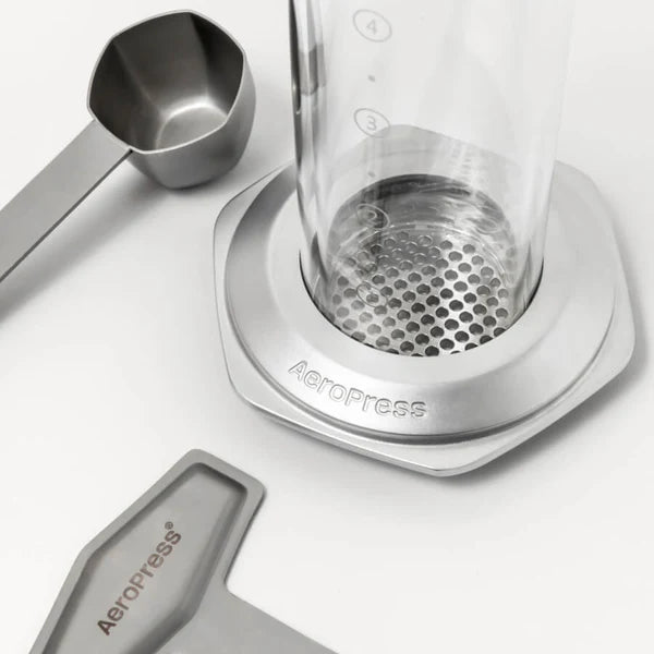 AeroPress｜愛樂壓 玻璃 金屬製 旅行戶外手壓咖啡萃取器 手壓式按壓咖啡器 Travel Coffee Maker - AeroPress Premium