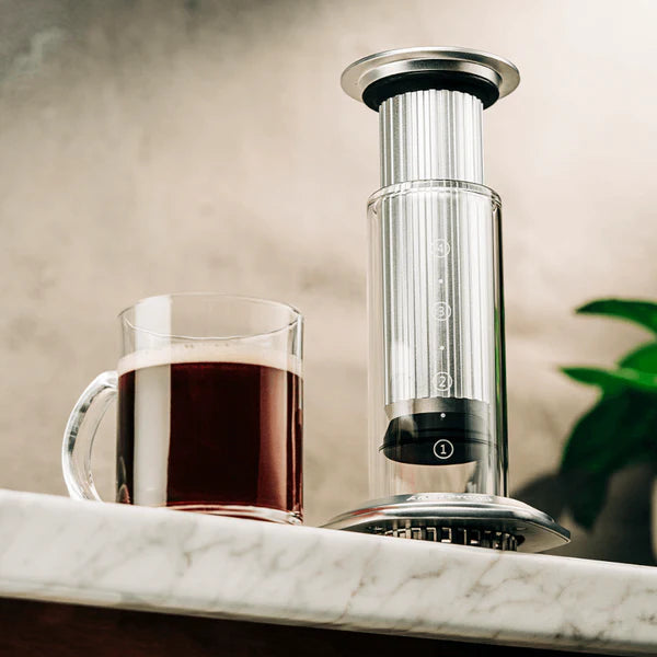 AeroPress｜愛樂壓 玻璃 金屬製 旅行戶外手壓咖啡萃取器 手壓式按壓咖啡器 Travel Coffee Maker - AeroPress Premium